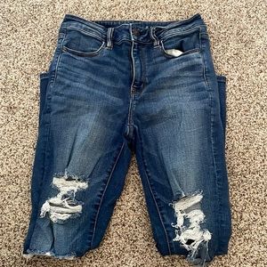 American eagle ripped skinny jeans.